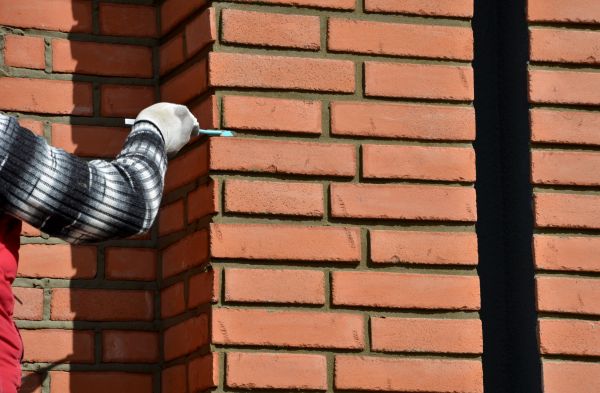Mortar Joint Repair in Brick