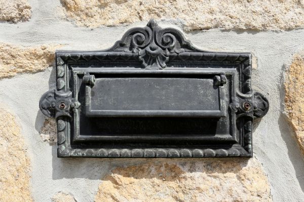 Stone Mailbox Installation in Brick