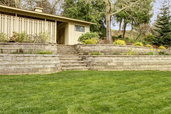 Retaining Wall Construction in Brick