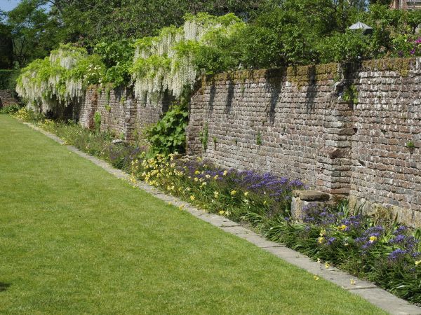 Rock Wall Installation in Brick