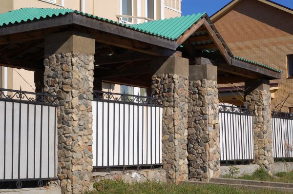 Stone Column Installation in Brick