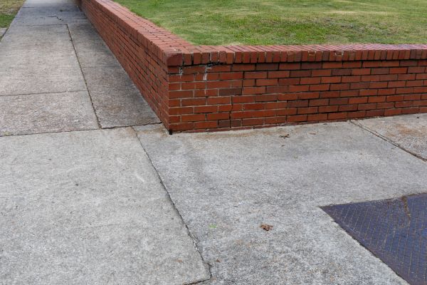 Brick Retaining Wall Repair in Brick